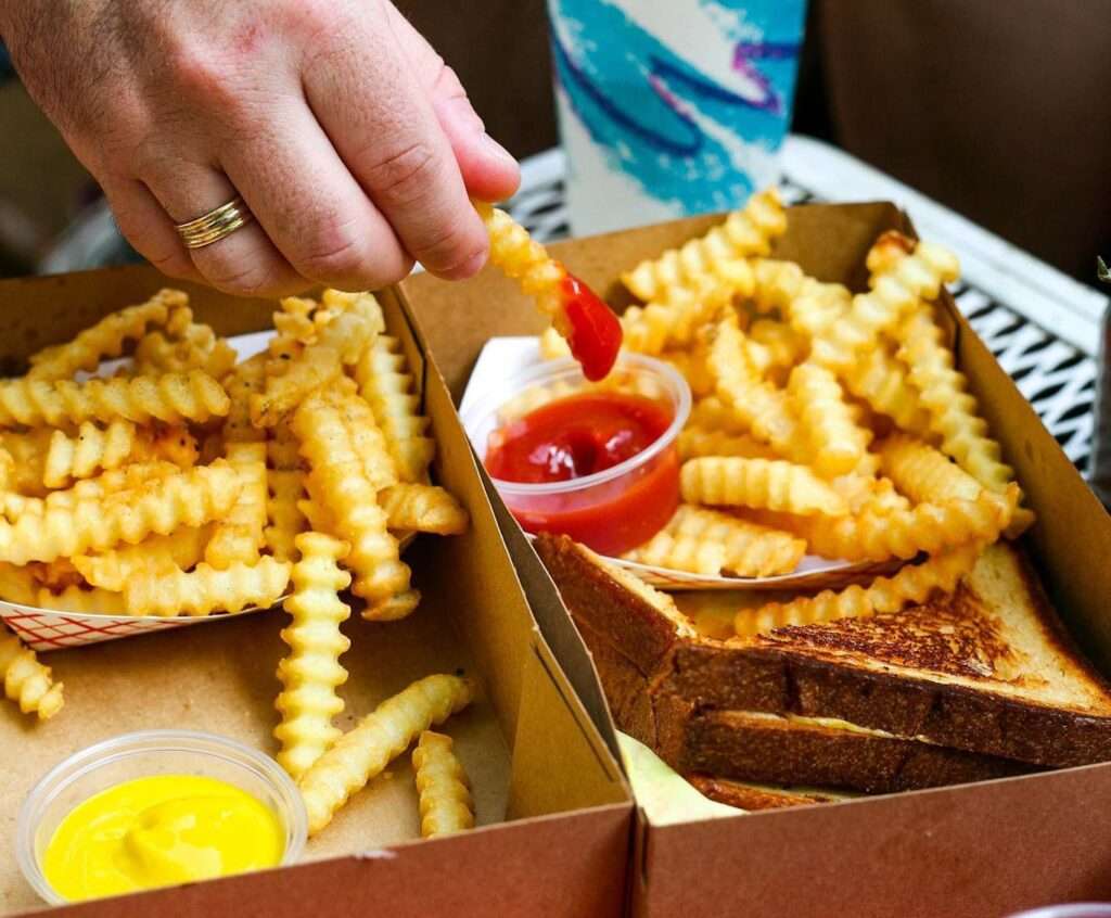 Pool burger fries